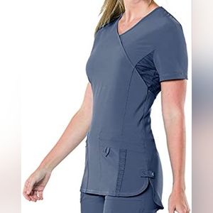 *ISO* Any color Urbane Perf 9046 top/9015 pants